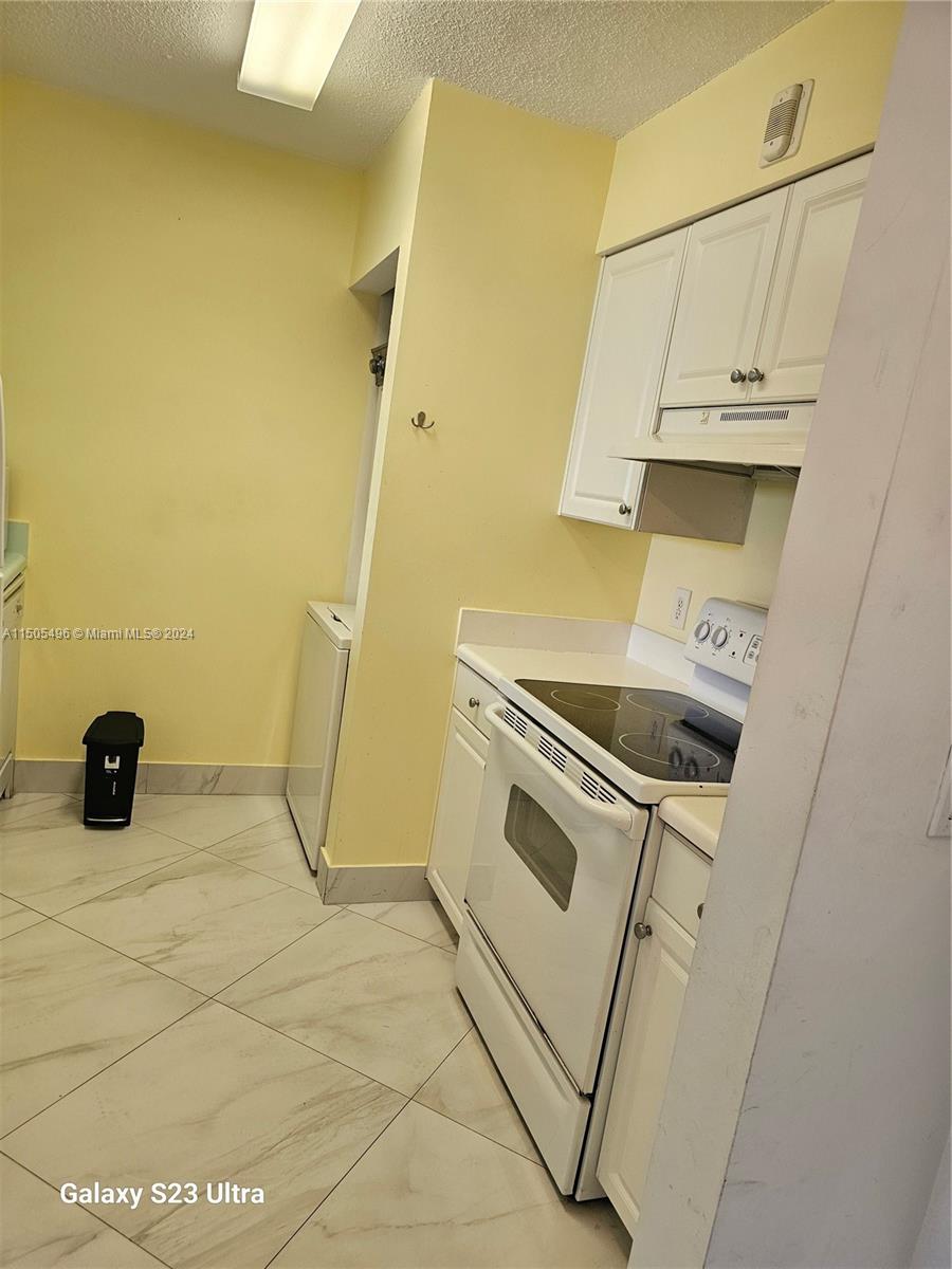 Dania Beach, Florida 33004, 1 Bedroom Bedrooms, ,1 BathroomBathrooms,Residentiallease,For Rent,A11505496