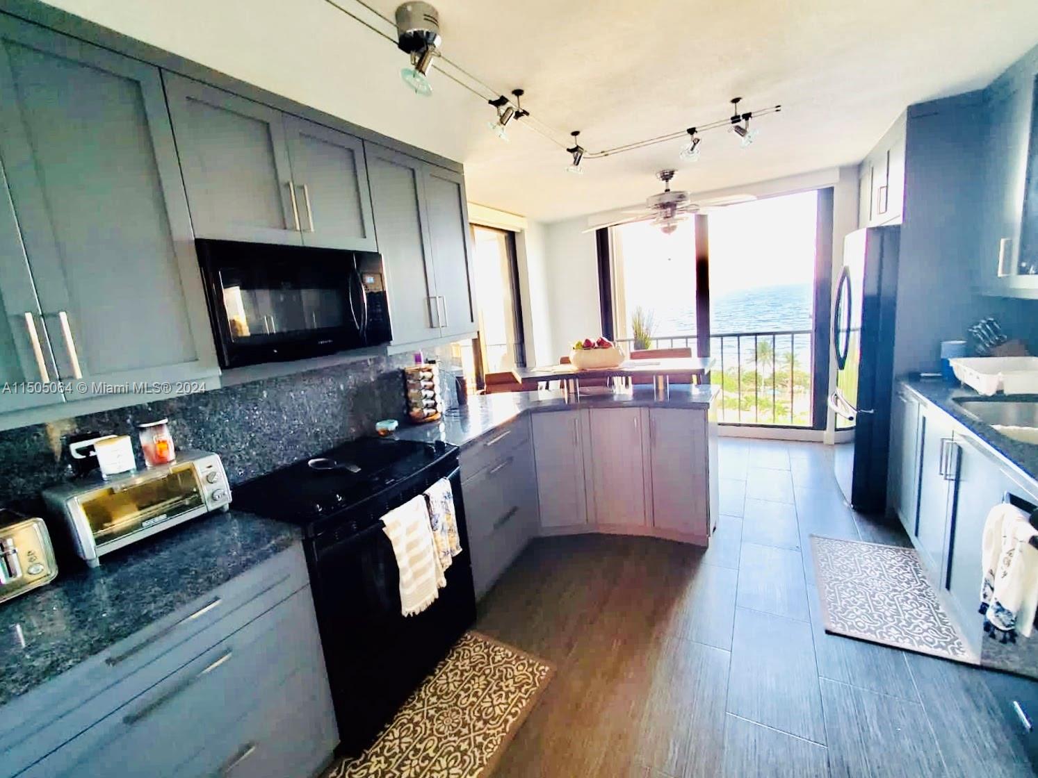 1905 N Ocean Blvd 8E, Fort Lauderdale, Florida 33305, 2 Bedrooms Bedrooms, ,2 BathroomsBathrooms,Residentiallease,For Rent,1905 N Ocean Blvd 8E,A11505064