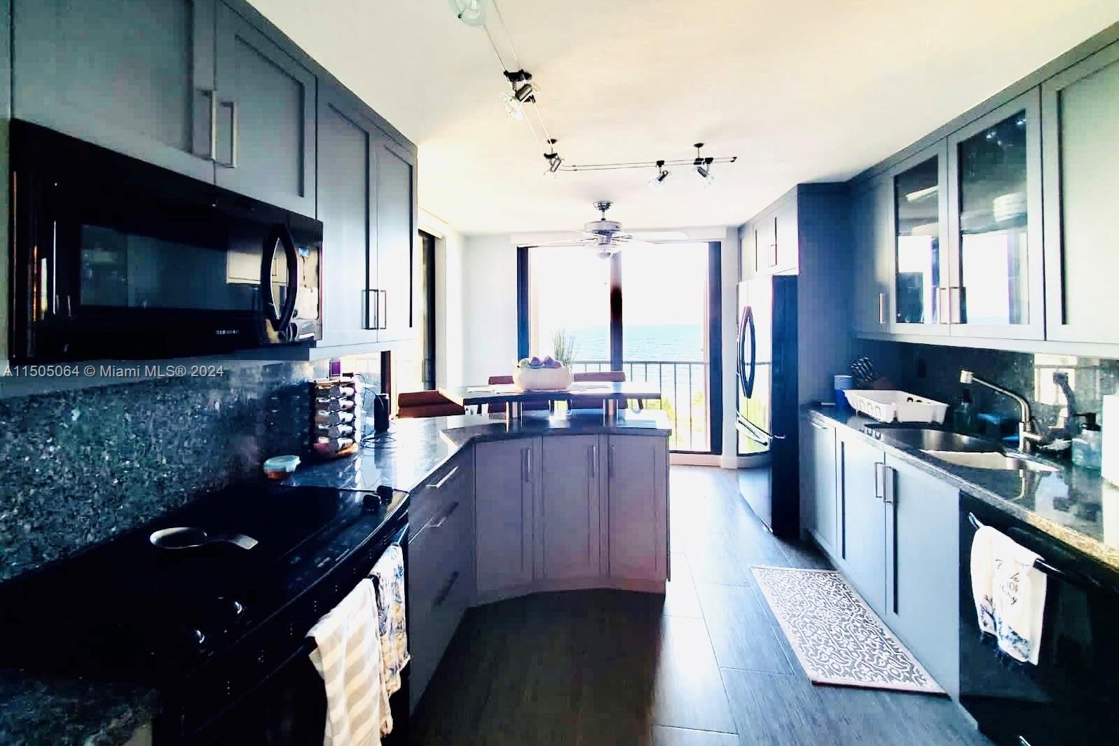 1905 N Ocean Blvd 8E, Fort Lauderdale, Florida 33305, 2 Bedrooms Bedrooms, ,2 BathroomsBathrooms,Residentiallease,For Rent,1905 N Ocean Blvd 8E,A11505064