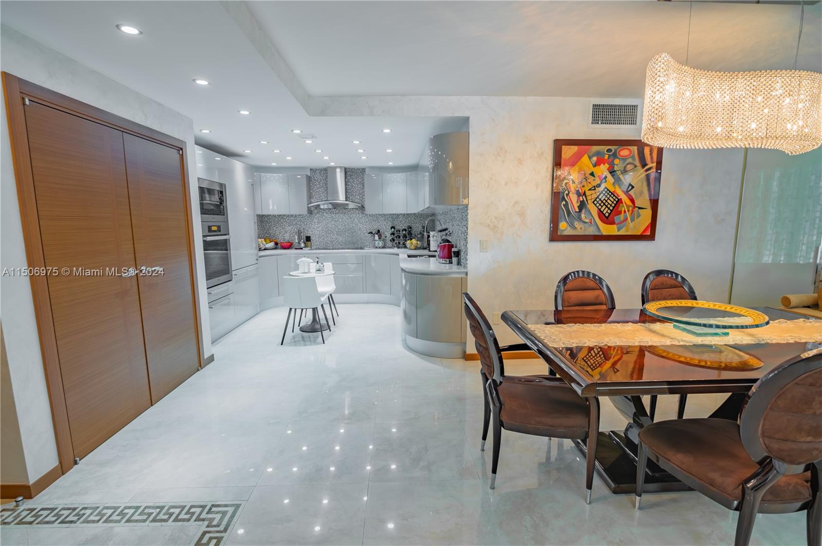 9801 Collins Ave 12J, Bal Harbour, Florida 33154, 2 Bedrooms Bedrooms, ,2 BathroomsBathrooms,Residential,For Sale,9801 Collins Ave 12J,A11506975