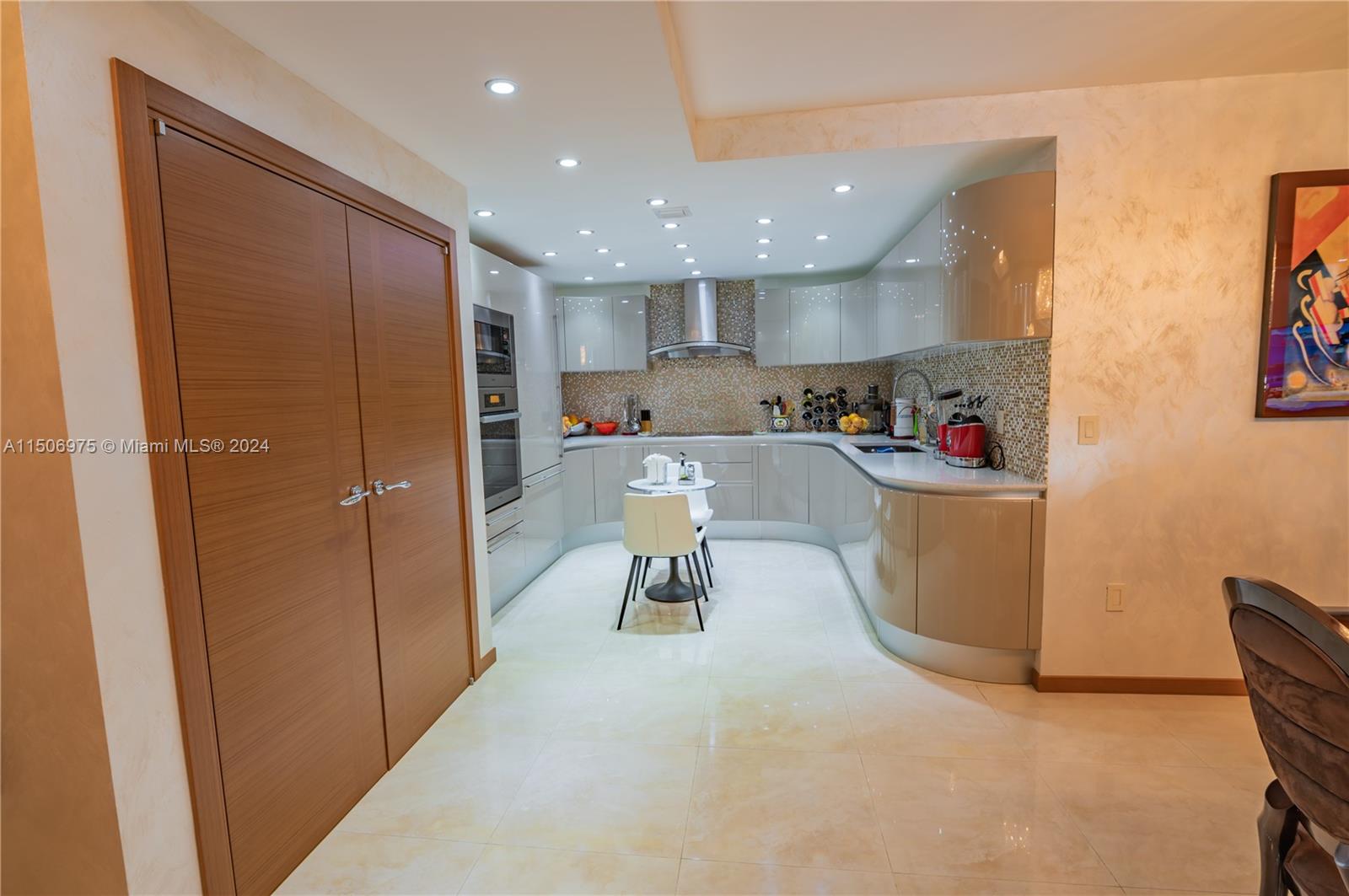 9801 Collins Ave 12J, Bal Harbour, Florida 33154, 2 Bedrooms Bedrooms, ,2 BathroomsBathrooms,Residential,For Sale,9801 Collins Ave 12J,A11506975