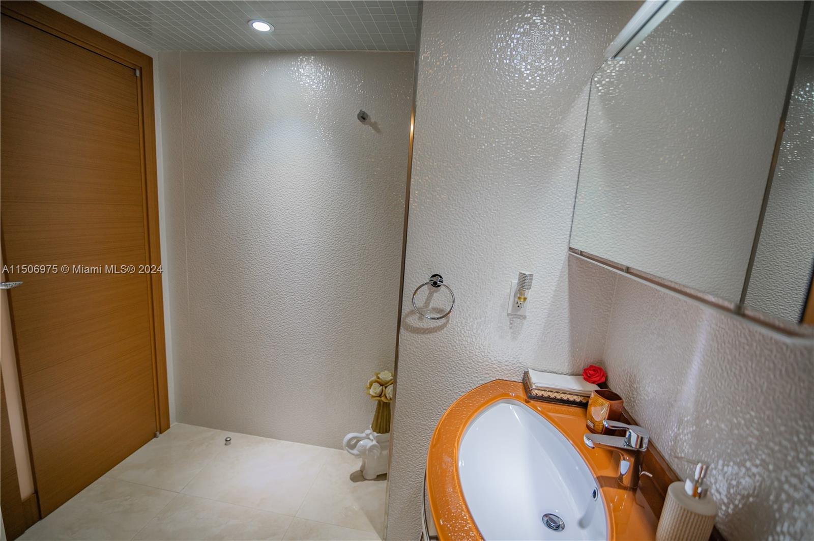 9801 Collins Ave 12J, Bal Harbour, Florida 33154, 2 Bedrooms Bedrooms, ,2 BathroomsBathrooms,Residential,For Sale,9801 Collins Ave 12J,A11506975