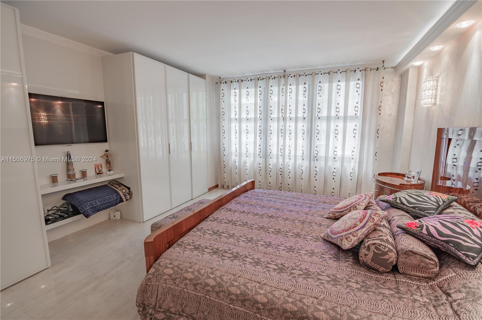 9801 Collins Ave 12J, Bal Harbour, Florida 33154, 2 Bedrooms Bedrooms, ,2 BathroomsBathrooms,Residential,For Sale,9801 Collins Ave 12J,A11506975