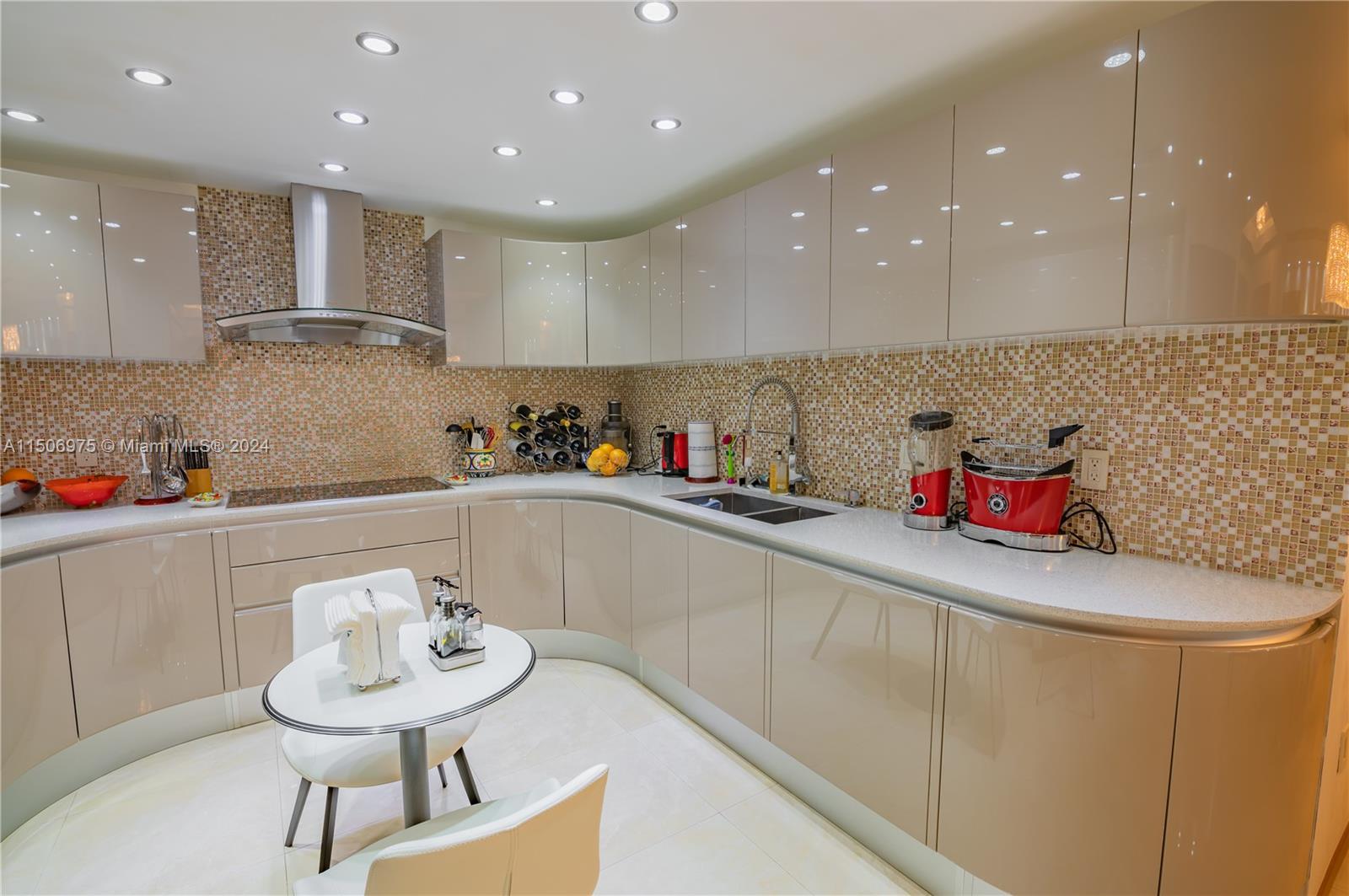 9801 Collins Ave 12J, Bal Harbour, Florida 33154, 2 Bedrooms Bedrooms, ,2 BathroomsBathrooms,Residential,For Sale,9801 Collins Ave 12J,A11506975