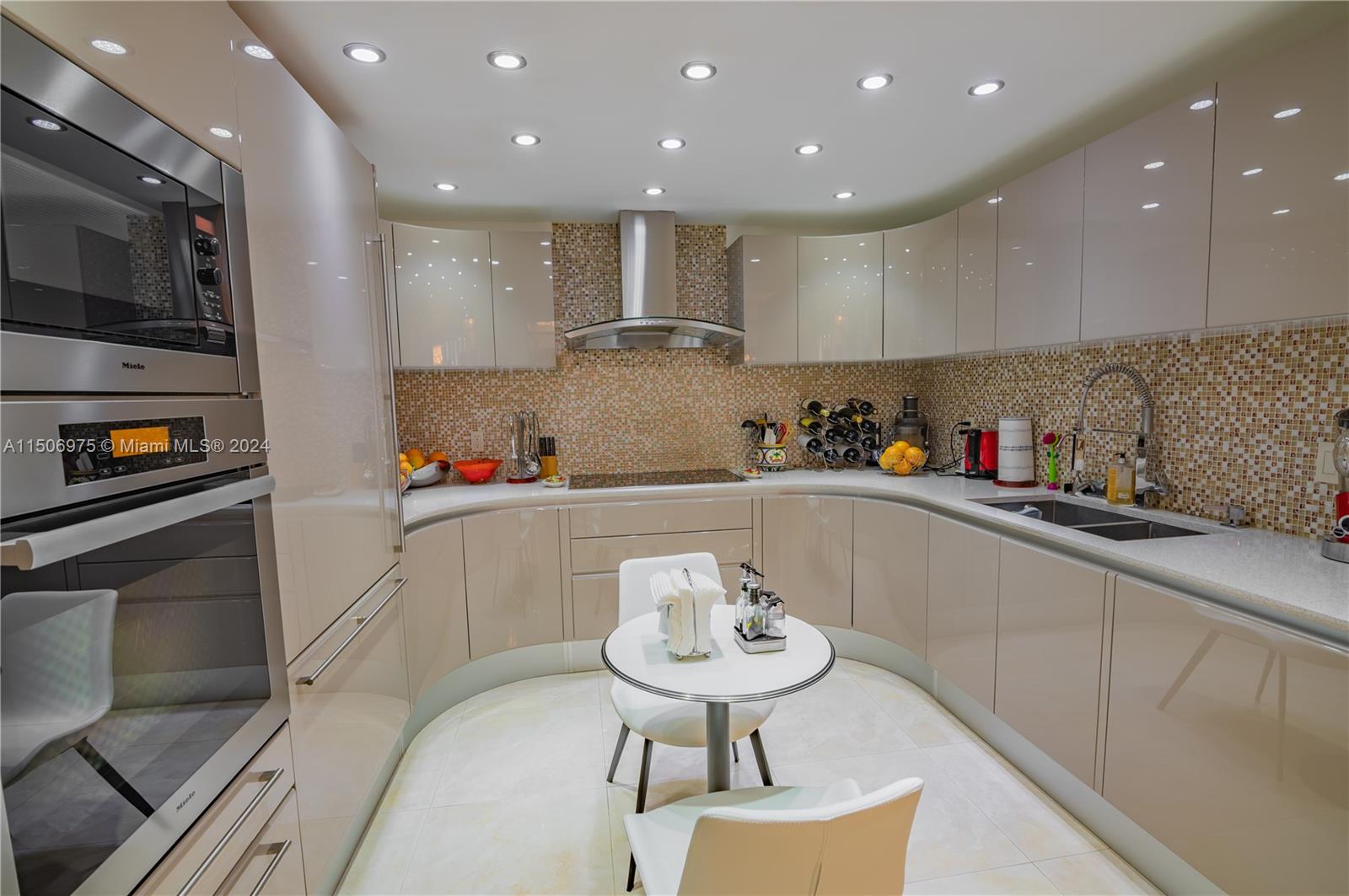 9801 Collins Ave 12J, Bal Harbour, Florida 33154, 2 Bedrooms Bedrooms, ,2 BathroomsBathrooms,Residential,For Sale,9801 Collins Ave 12J,A11506975