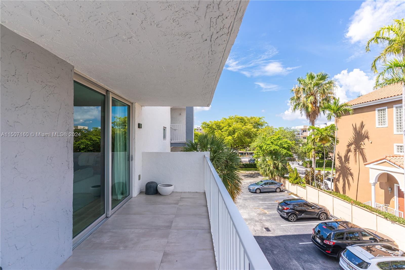 4000 NE 170th St 300, North Miami Beach, Florida 33160, 2 Bedrooms Bedrooms, ,2 BathroomsBathrooms,Residential,For Sale,4000 NE 170th St 300,A11507160