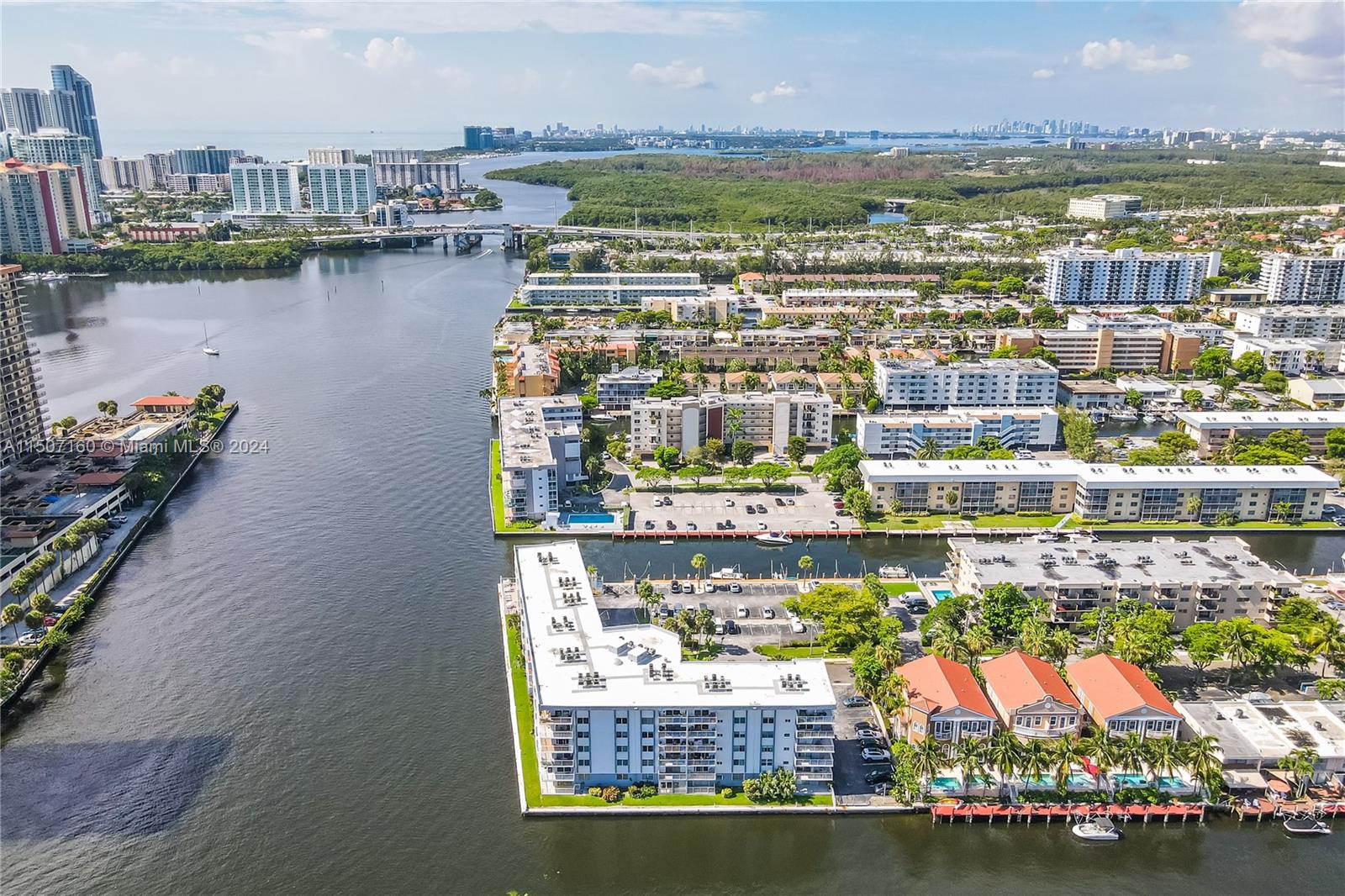 4000 NE 170th St 300, North Miami Beach, Florida 33160, 2 Bedrooms Bedrooms, ,2 BathroomsBathrooms,Residential,For Sale,4000 NE 170th St 300,A11507160
