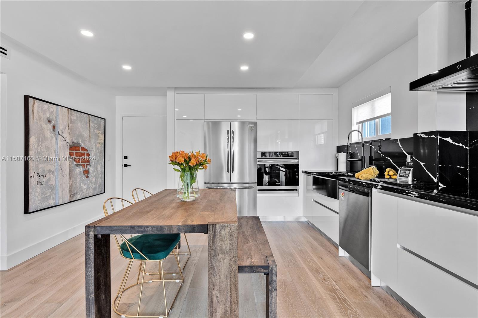 4000 NE 170th St 300, North Miami Beach, Florida 33160, 2 Bedrooms Bedrooms, ,2 BathroomsBathrooms,Residential,For Sale,4000 NE 170th St 300,A11507160