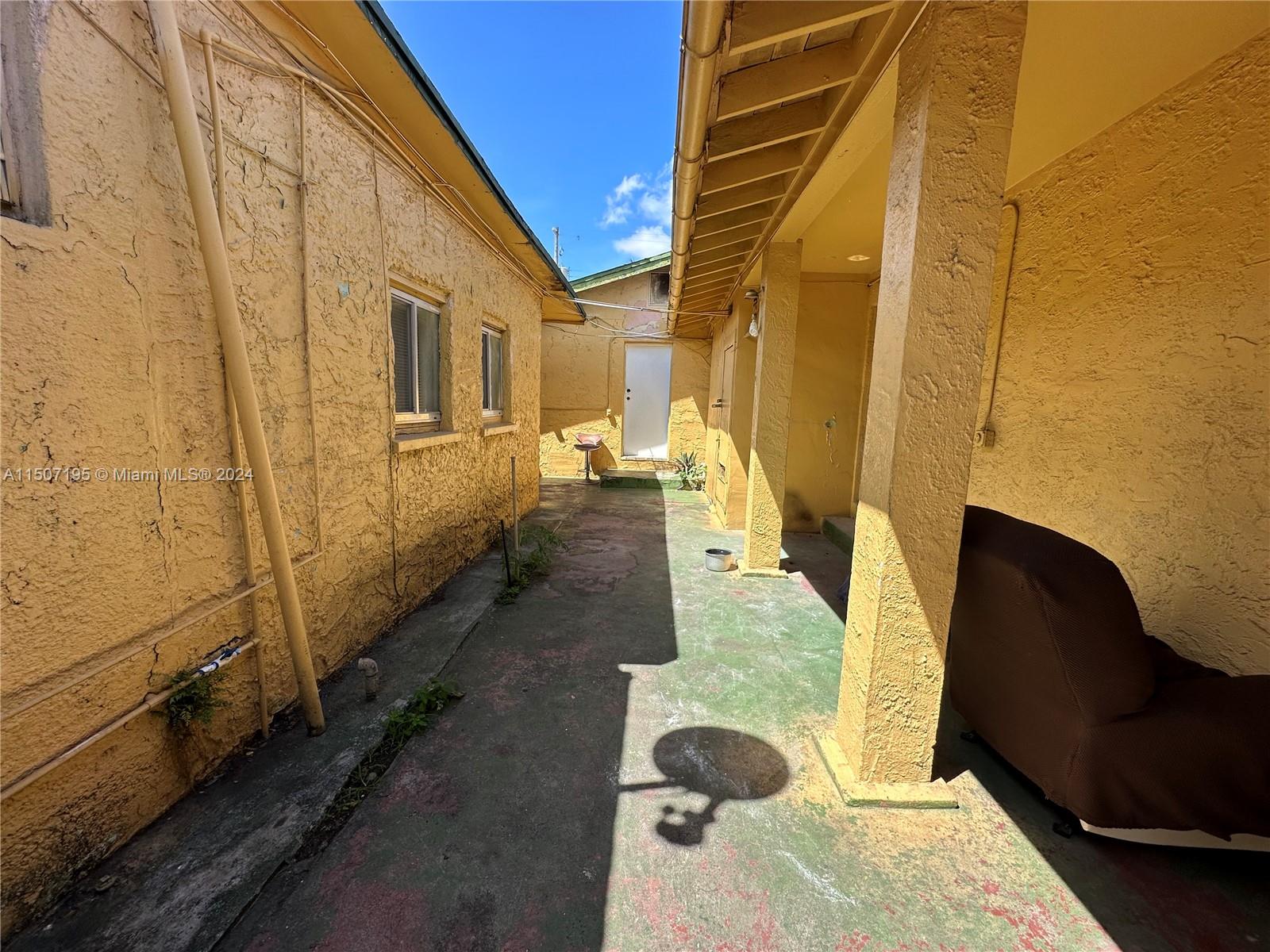 1842 NW 18th Ter, Miami, Florida 33125, ,Residentialincome,For Sale,1842 NW 18th Ter,A11507195