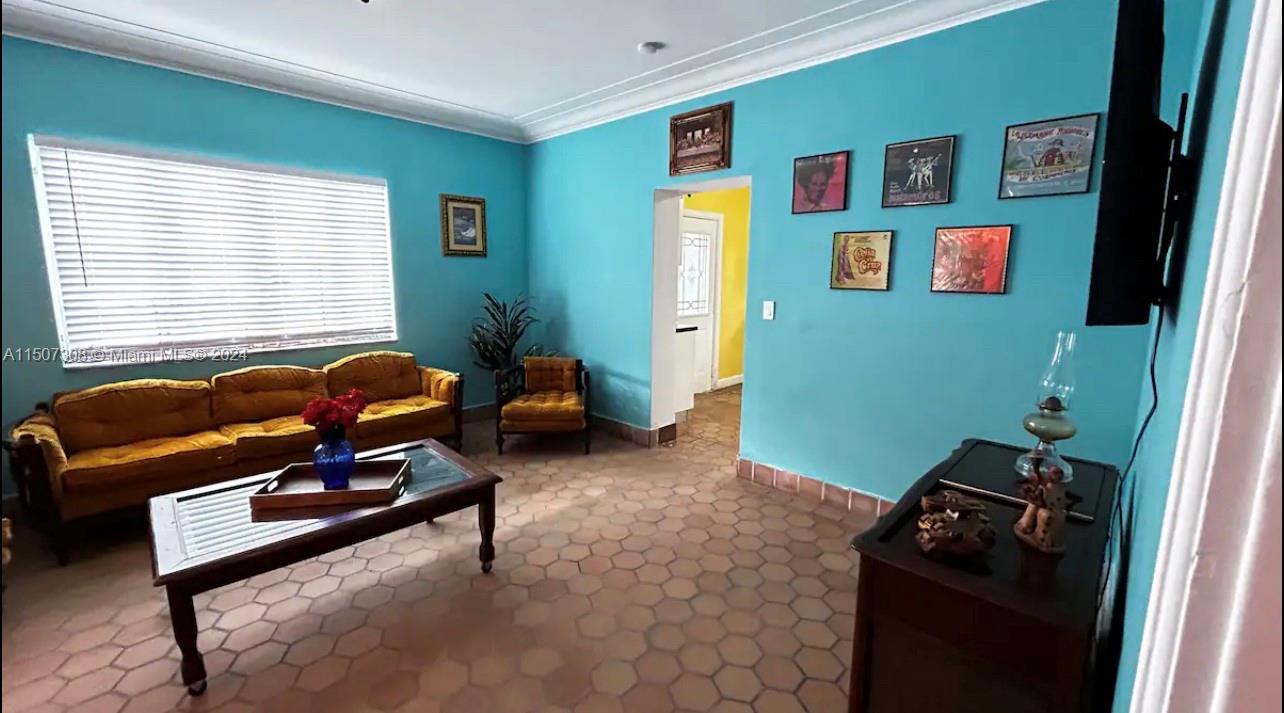 843 NW 3rd St 1, Miami, Florida 33128, 3 Bedrooms Bedrooms, ,1 BathroomBathrooms,Residentiallease,For Rent,843 NW 3rd St 1,A11507308