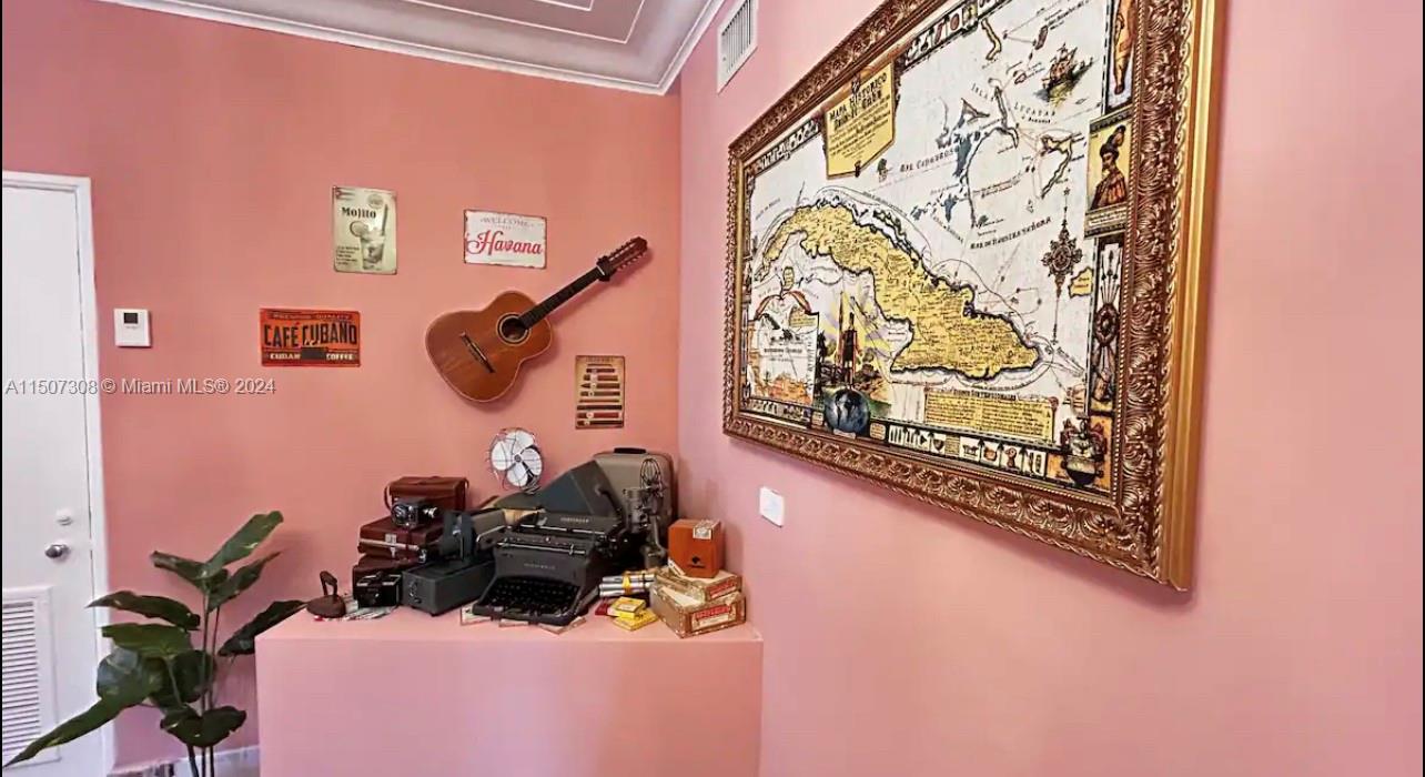 843 NW 3rd St 1, Miami, Florida 33128, 3 Bedrooms Bedrooms, ,1 BathroomBathrooms,Residentiallease,For Rent,843 NW 3rd St 1,A11507308