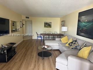 Photo 2 of Condo 5 Of Sabal Palm Con Apt 406 in Davie - MLS A11507326