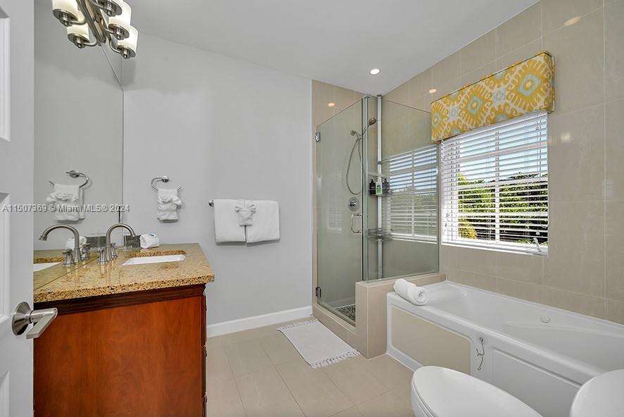 4590 N Ocean Dr A, Hollywood, Florida 33019, 2 Bedrooms Bedrooms, ,2 BathroomsBathrooms,Residentiallease,For Rent,4590 N Ocean Dr A,A11507369