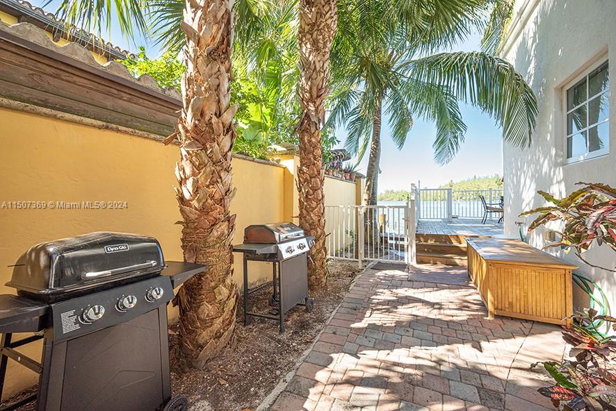 4590 N Ocean Dr A, Hollywood, Florida 33019, 2 Bedrooms Bedrooms, ,2 BathroomsBathrooms,Residentiallease,For Rent,4590 N Ocean Dr A,A11507369