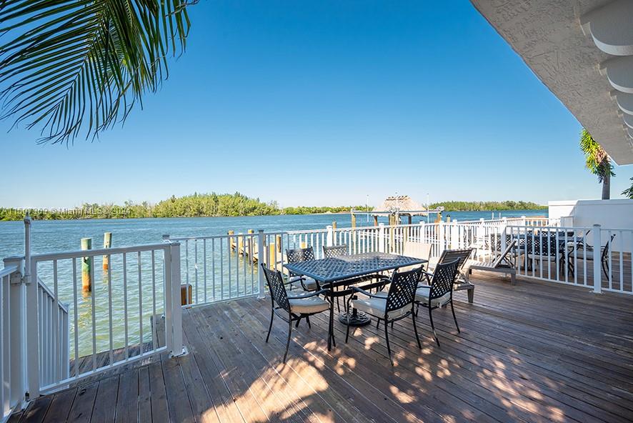 4590 N Ocean Dr A, Hollywood, Florida 33019, 2 Bedrooms Bedrooms, ,2 BathroomsBathrooms,Residentiallease,For Rent,4590 N Ocean Dr A,A11507369