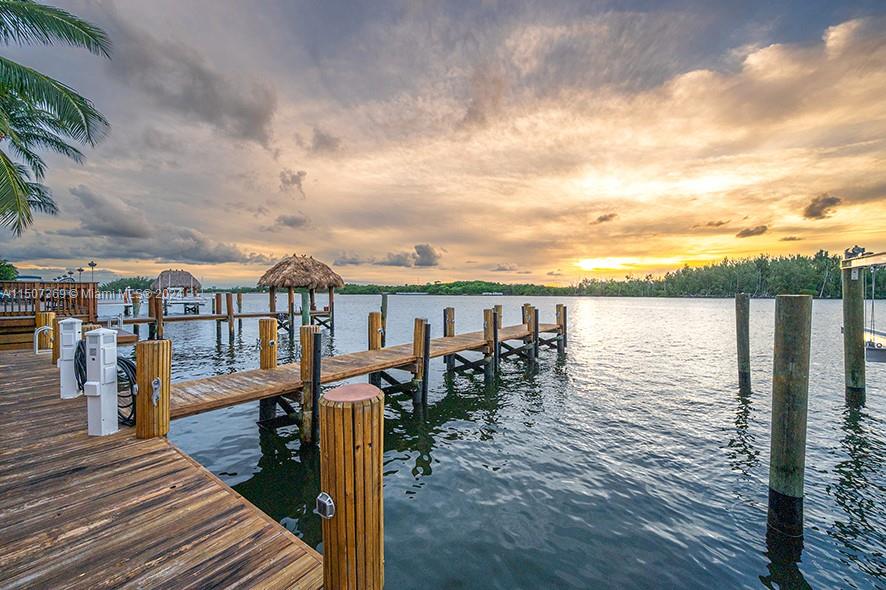 4590 N Ocean Dr A, Hollywood, Florida 33019, 2 Bedrooms Bedrooms, ,2 BathroomsBathrooms,Residentiallease,For Rent,4590 N Ocean Dr A,A11507369