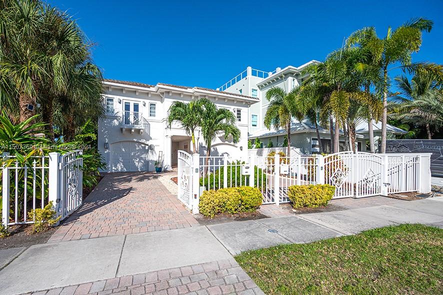 4590 N Ocean Dr A, Hollywood, Florida 33019, 2 Bedrooms Bedrooms, ,2 BathroomsBathrooms,Residentiallease,For Rent,4590 N Ocean Dr A,A11507369