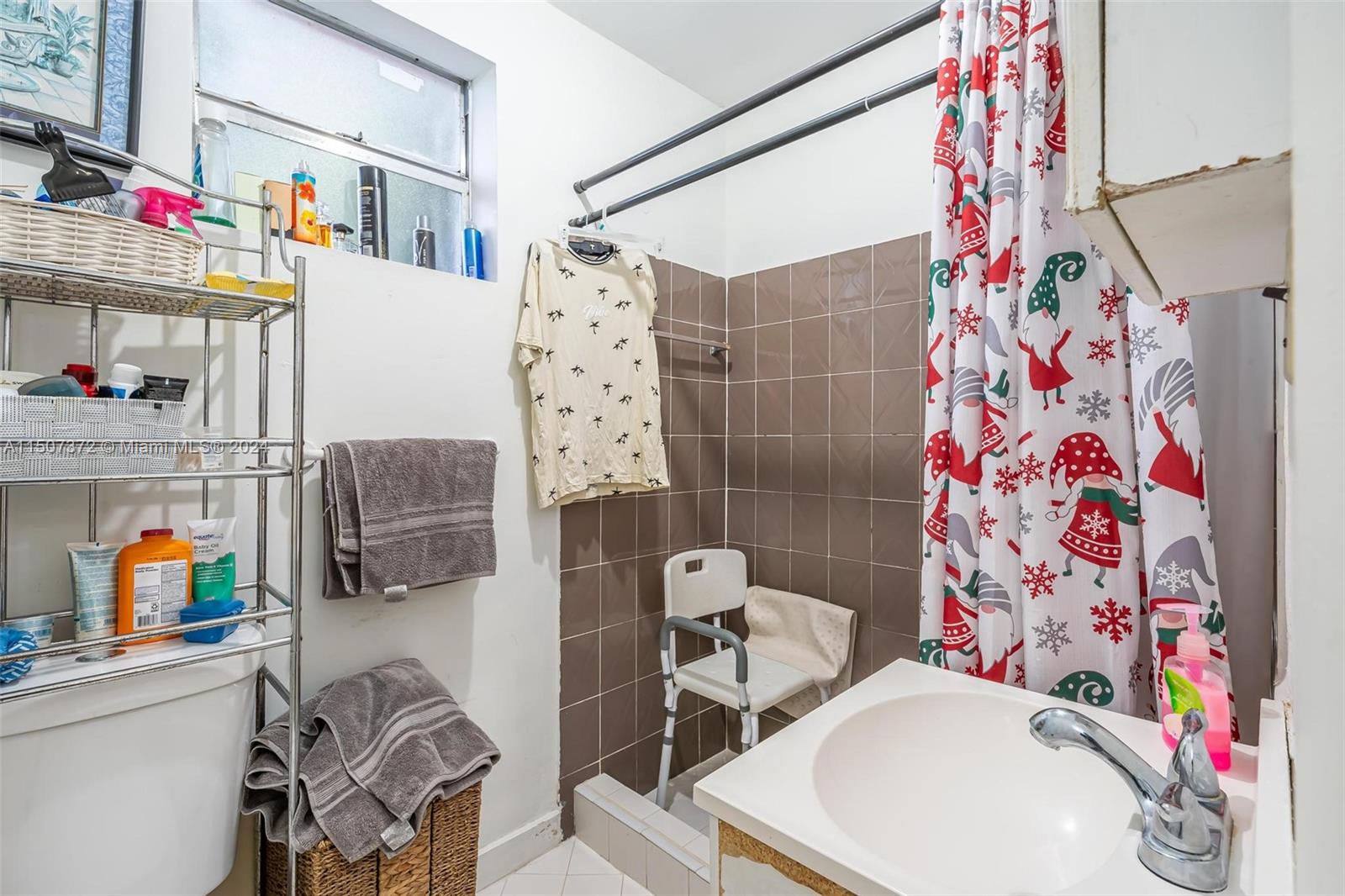 17435 NW 48th Ct, Miami Gardens, Florida 33055, 3 Bedrooms Bedrooms, ,2 BathroomsBathrooms,Residential,For Sale,17435 NW 48th Ct,A11507372