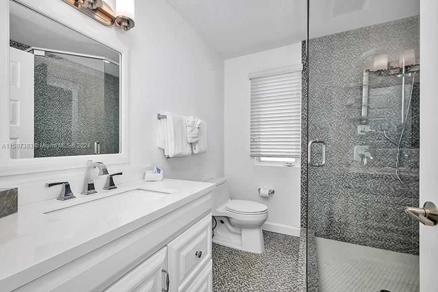4592 N Ocean Dr B, Hollywood, Florida 33019, 2 Bedrooms Bedrooms, ,2 BathroomsBathrooms,Residentiallease,For Rent,4592 N Ocean Dr B,A11507383