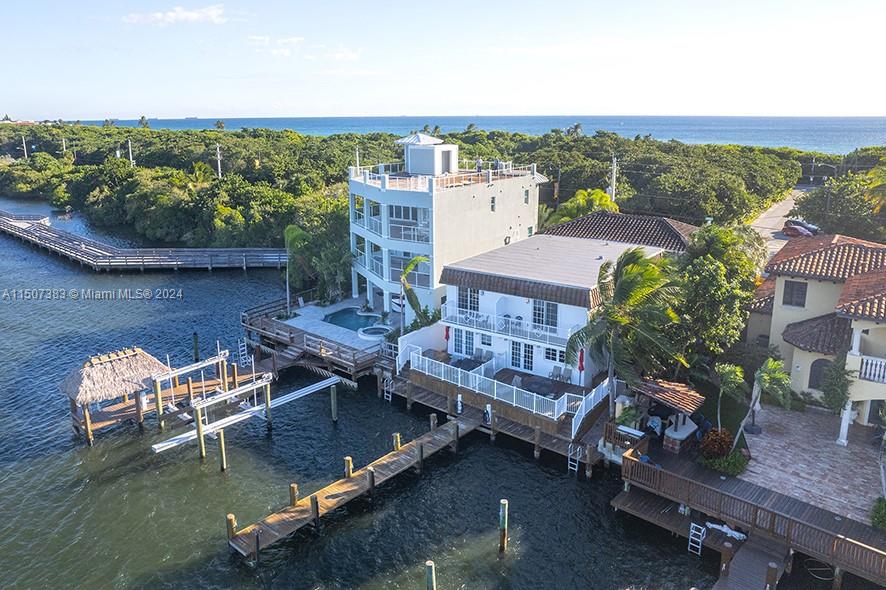 4592 N Ocean Dr B, Hollywood, Florida 33019, 2 Bedrooms Bedrooms, ,2 BathroomsBathrooms,Residentiallease,For Rent,4592 N Ocean Dr B,A11507383