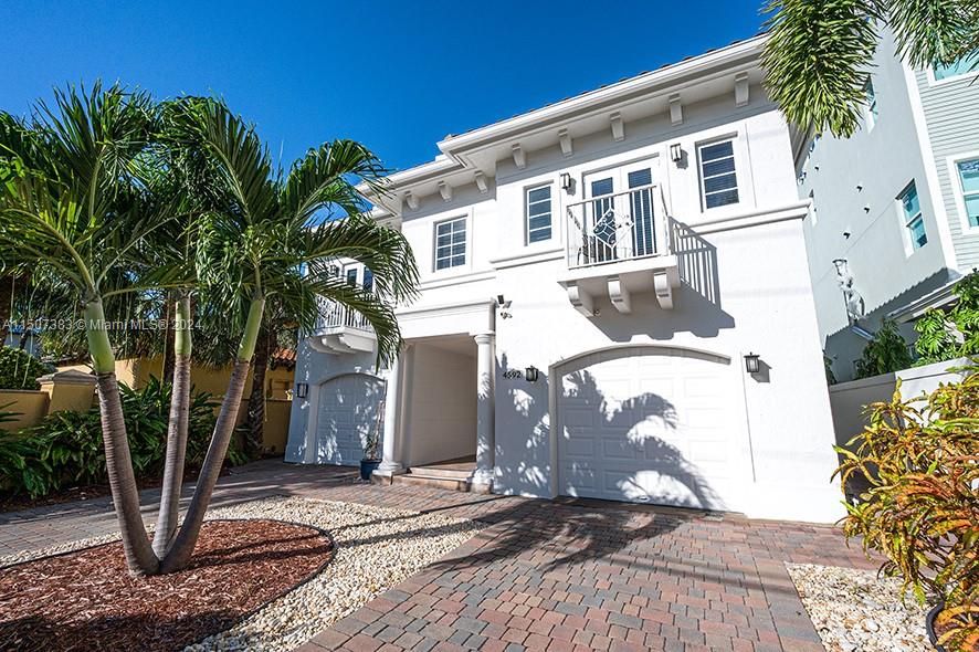4592 N Ocean Dr B, Hollywood, Florida 33019, 2 Bedrooms Bedrooms, ,2 BathroomsBathrooms,Residentiallease,For Rent,4592 N Ocean Dr B,A11507383