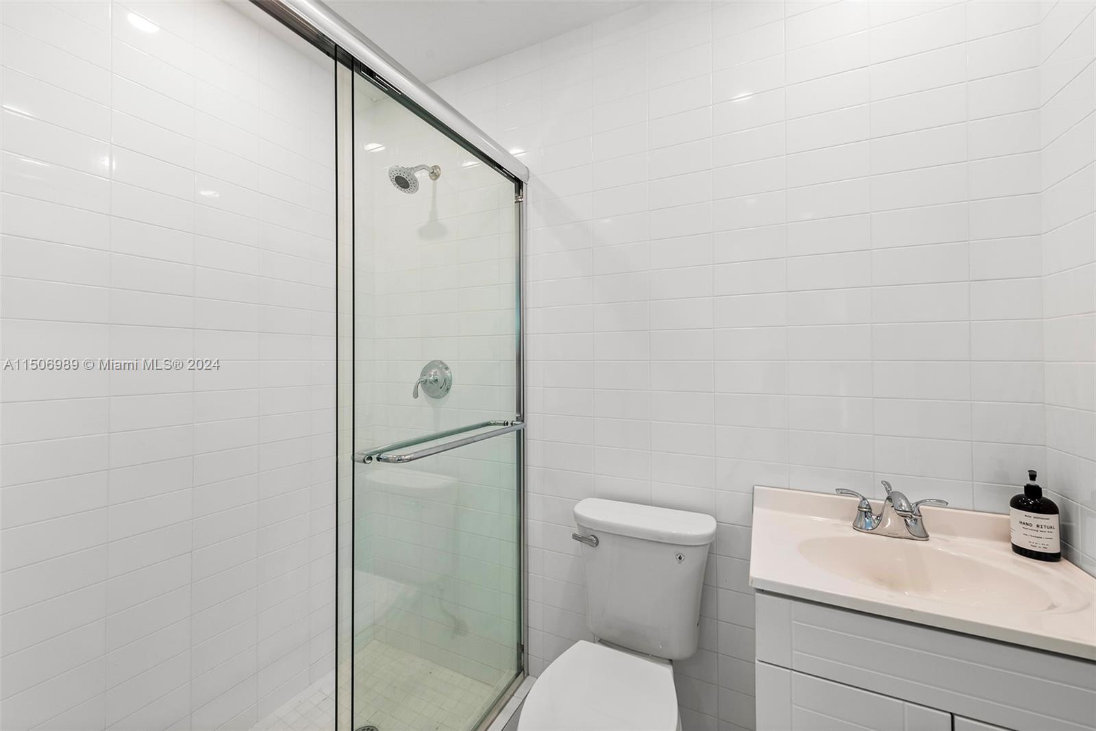 125 Ocean Blvd 0, Golden Beach, Florida 33160, 4 Bedrooms Bedrooms, ,5 BathroomsBathrooms,Residentiallease,For Rent,125 Ocean Blvd 0,A11506989