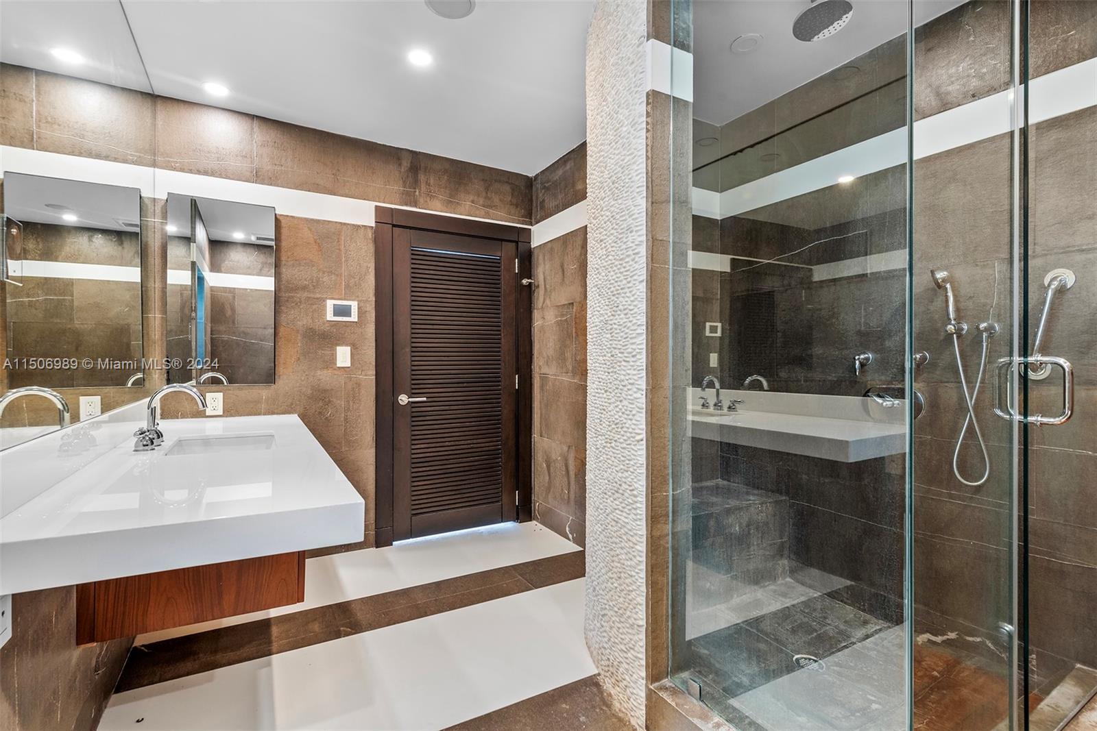 125 Ocean Blvd 0, Golden Beach, Florida 33160, 4 Bedrooms Bedrooms, ,5 BathroomsBathrooms,Residentiallease,For Rent,125 Ocean Blvd 0,A11506989