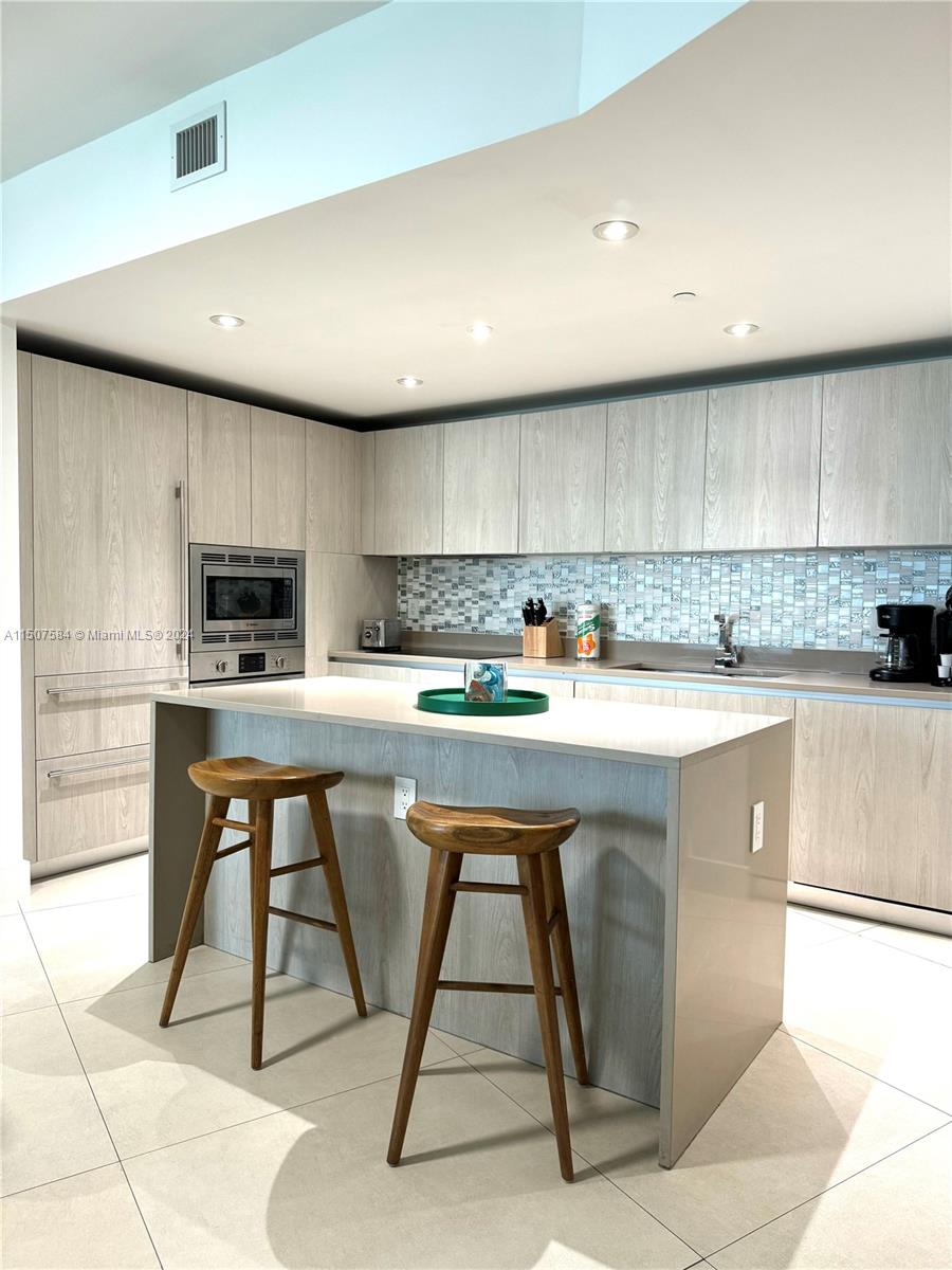 4111 S Ocean Dr 2404, Hollywood, Florida 33019, 2 Bedrooms Bedrooms, ,2 BathroomsBathrooms,Residential,For Sale,4111 S Ocean Dr 2404,A11507584