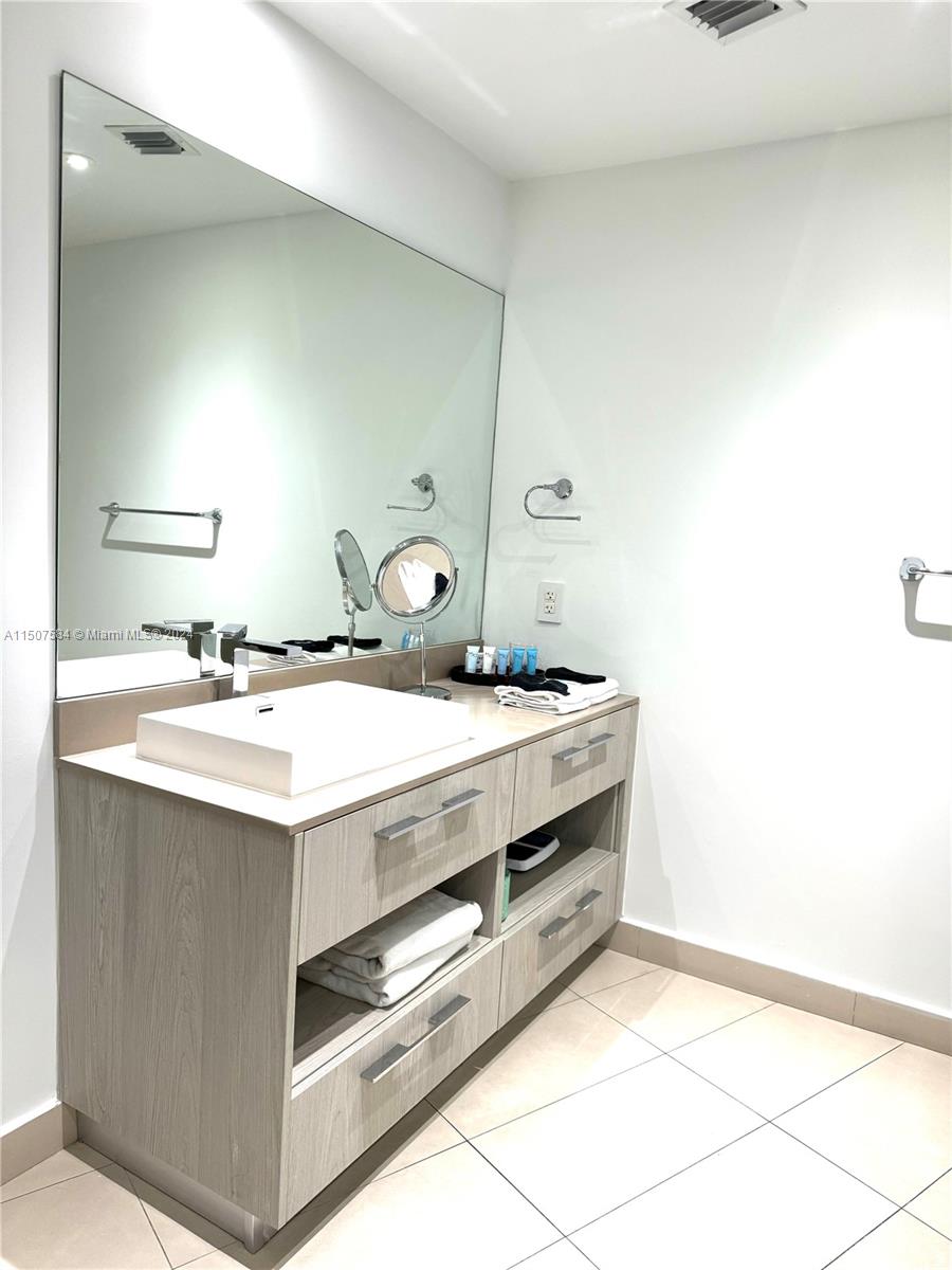 4111 S Ocean Dr 2404, Hollywood, Florida 33019, 2 Bedrooms Bedrooms, ,2 BathroomsBathrooms,Residential,For Sale,4111 S Ocean Dr 2404,A11507584