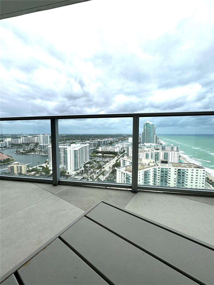 4111 S Ocean Dr 2404, Hollywood, Florida 33019, 2 Bedrooms Bedrooms, ,2 BathroomsBathrooms,Residential,For Sale,4111 S Ocean Dr 2404,A11507584