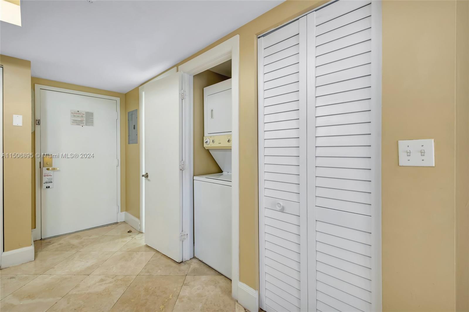 2951 S Bayshore Dr 815, Miami, Florida 33133, 1 Bedroom Bedrooms, ,1 BathroomBathrooms,Residential,For Sale,2951 S Bayshore Dr 815,A11506895