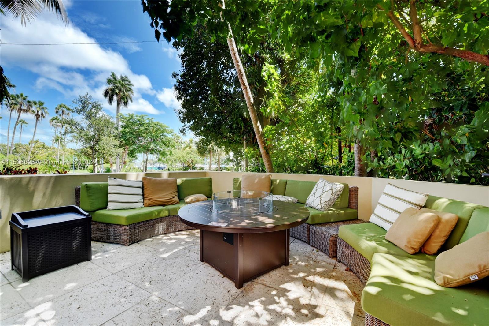 2951 S Bayshore Dr 815, Miami, Florida 33133, 1 Bedroom Bedrooms, ,1 BathroomBathrooms,Residential,For Sale,2951 S Bayshore Dr 815,A11506895