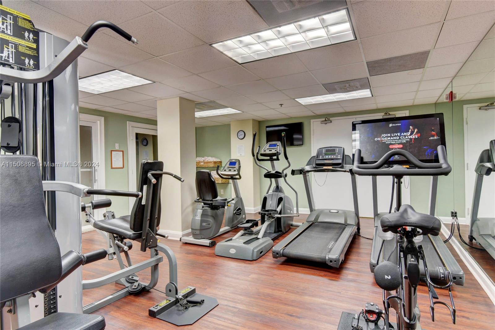 2951 S Bayshore Dr 815, Miami, Florida 33133, 1 Bedroom Bedrooms, ,1 BathroomBathrooms,Residential,For Sale,2951 S Bayshore Dr 815,A11506895