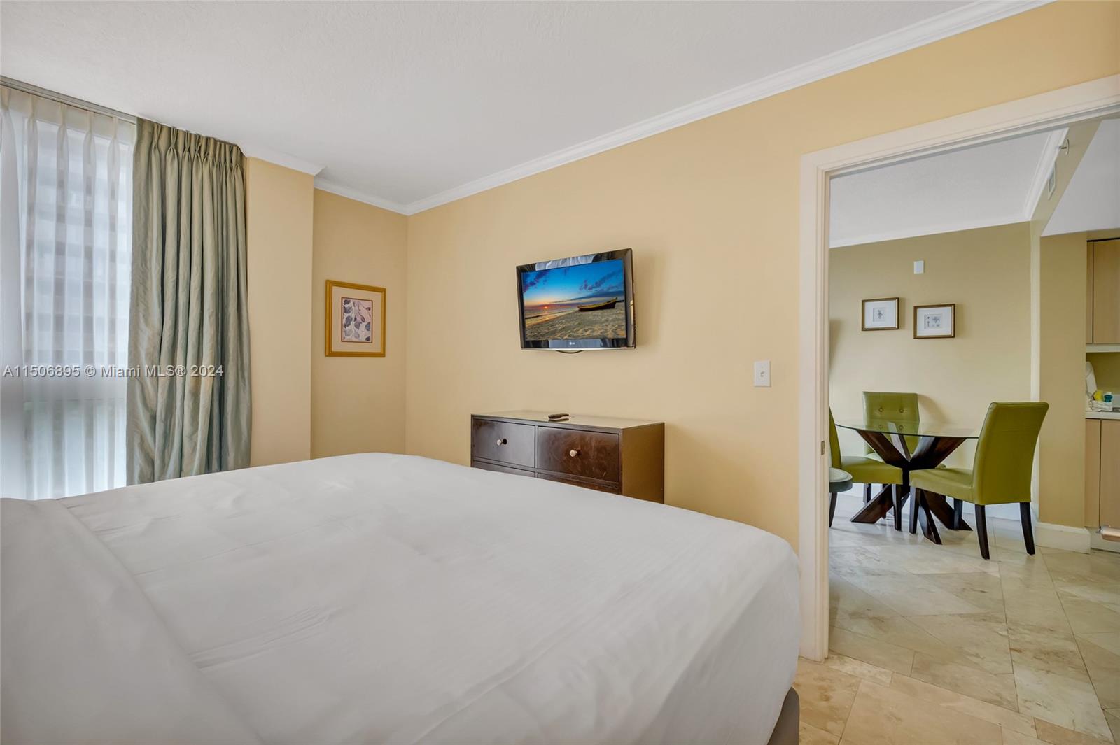 2951 S Bayshore Dr 815, Miami, Florida 33133, 1 Bedroom Bedrooms, ,1 BathroomBathrooms,Residential,For Sale,2951 S Bayshore Dr 815,A11506895