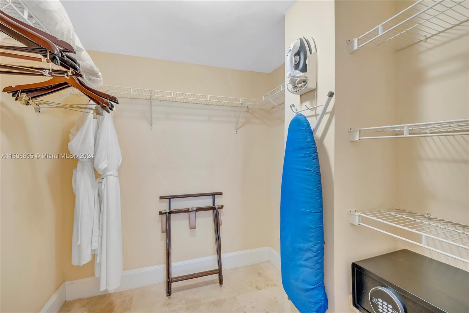 2951 S Bayshore Dr 815, Miami, Florida 33133, 1 Bedroom Bedrooms, ,1 BathroomBathrooms,Residential,For Sale,2951 S Bayshore Dr 815,A11506895
