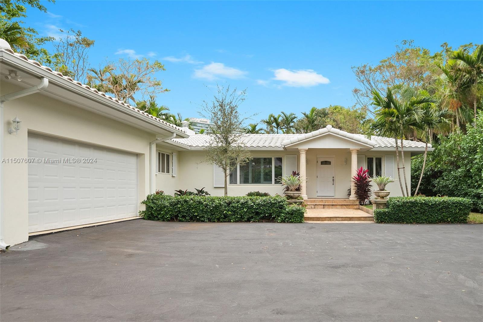 247 Bal Bay Dr 0, Bal Harbour, Florida 33154, 4 Bedrooms Bedrooms, ,4 BathroomsBathrooms,Residentiallease,For Rent,247 Bal Bay Dr 0,A11507607