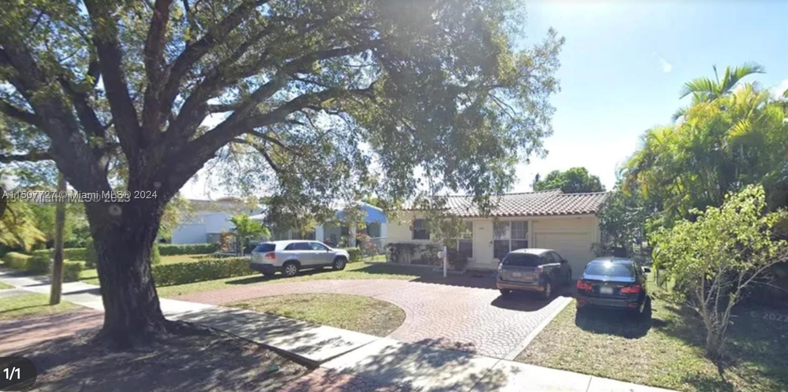 1852 Fletcher St 1, Hollywood, Florida 33020, 2 Bedrooms Bedrooms, ,1 BathroomBathrooms,Residentiallease,For Rent,1852 Fletcher St 1,A11507727