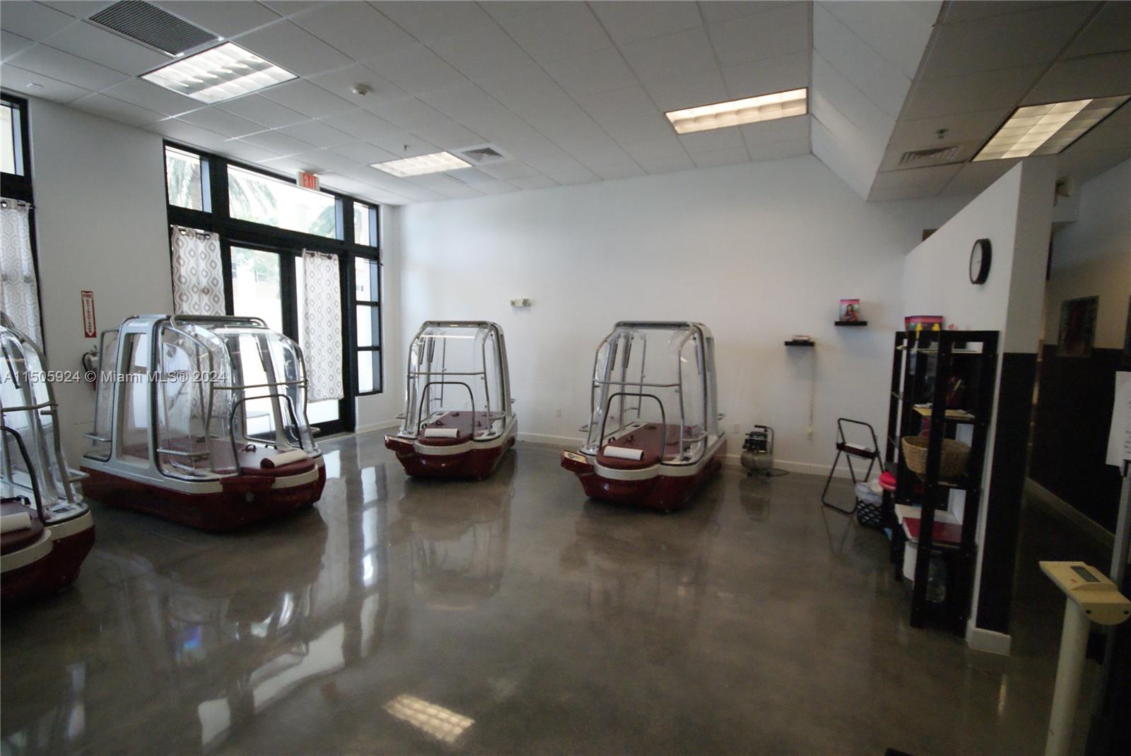 Large treatment room in E