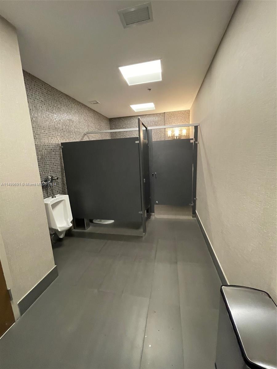 175 SW 7th St 1712, Miami, Florida 33130, ,Commercialsale,For Sale,175 SW 7th St 1712,A11499691