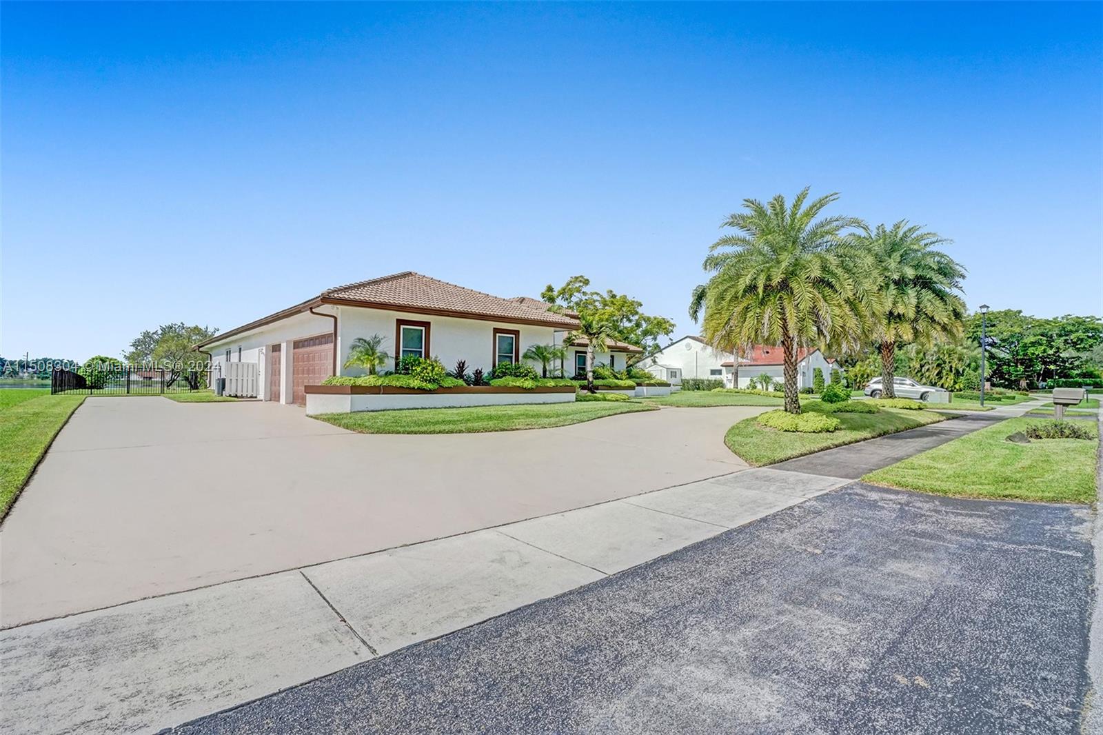 1161 Bristol Ave, Davie, Florida 33325, 4 Bedrooms Bedrooms, ,3 BathroomsBathrooms,Residential,For Sale,1161 Bristol Ave,A11508304