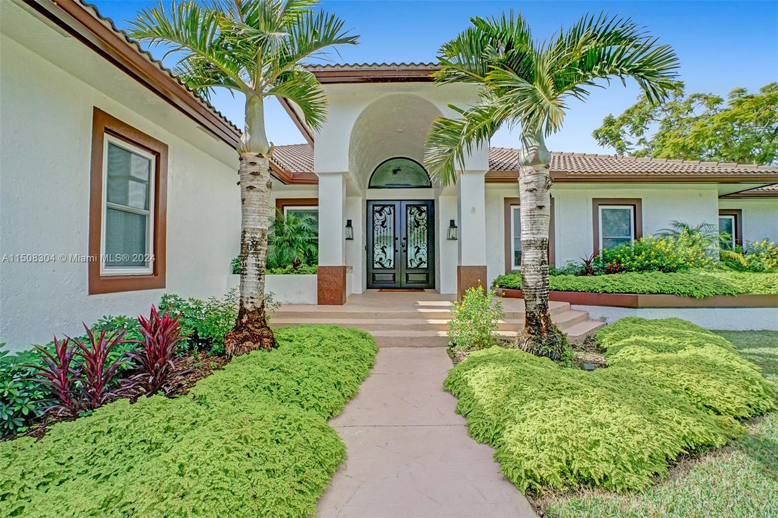 1161 Bristol Ave, Davie, Florida 33325, 4 Bedrooms Bedrooms, ,3 BathroomsBathrooms,Residential,For Sale,1161 Bristol Ave,A11508304