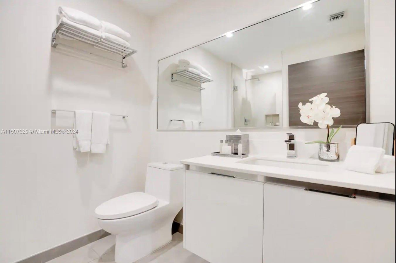 777 N Ocean Dr S510, Hollywood, Florida 33019, 2 Bedrooms Bedrooms, ,1 BathroomBathrooms,Residential,For Sale,777 N Ocean Dr S510,A11507320