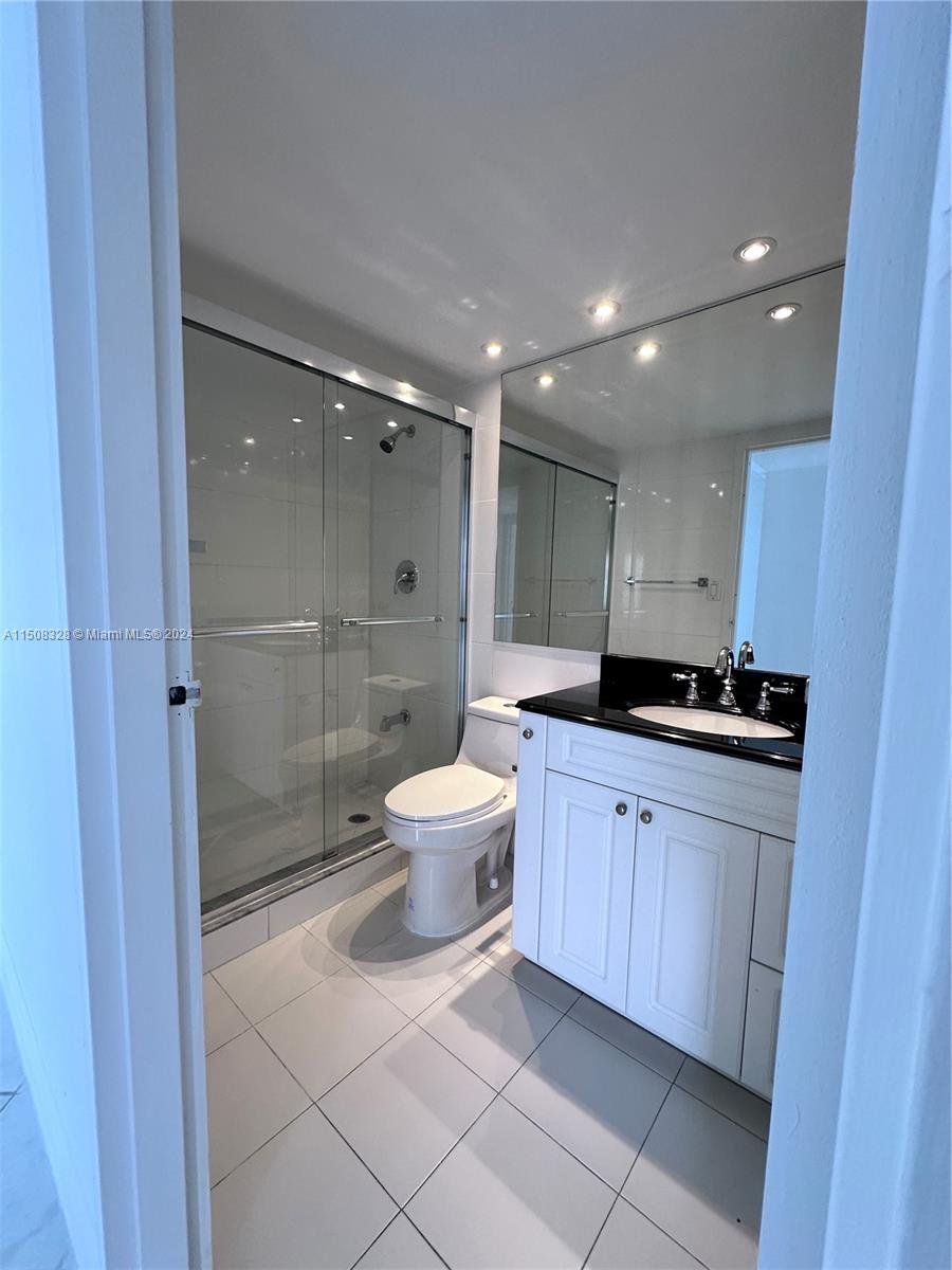 17021 N Bay Rd 801, Sunny Isles Beach, Florida 33160, 2 Bedrooms Bedrooms, ,2 BathroomsBathrooms,Residentiallease,For Rent,17021 N Bay Rd 801,A11508328