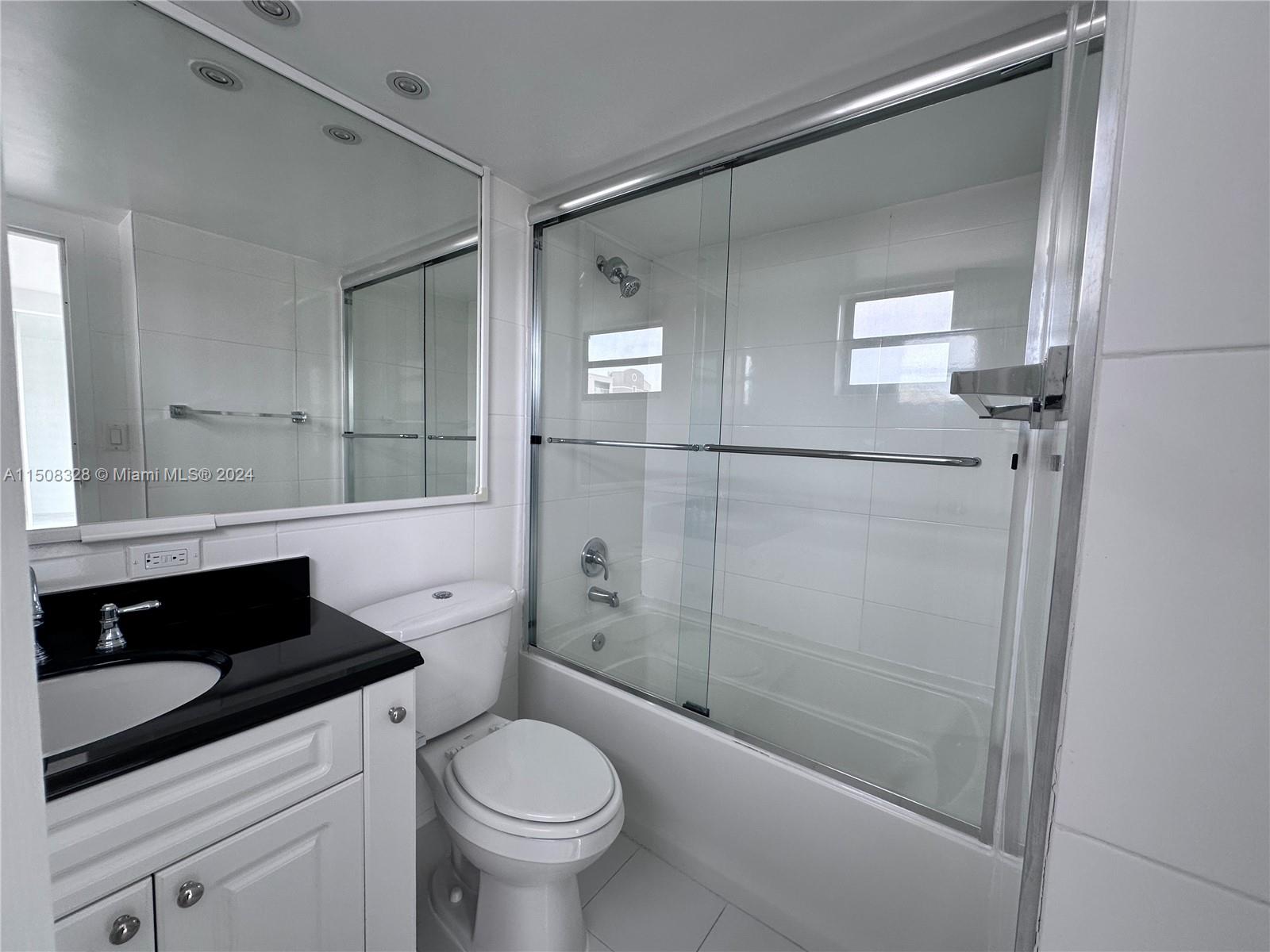 17021 N Bay Rd 801, Sunny Isles Beach, Florida 33160, 2 Bedrooms Bedrooms, ,2 BathroomsBathrooms,Residentiallease,For Rent,17021 N Bay Rd 801,A11508328