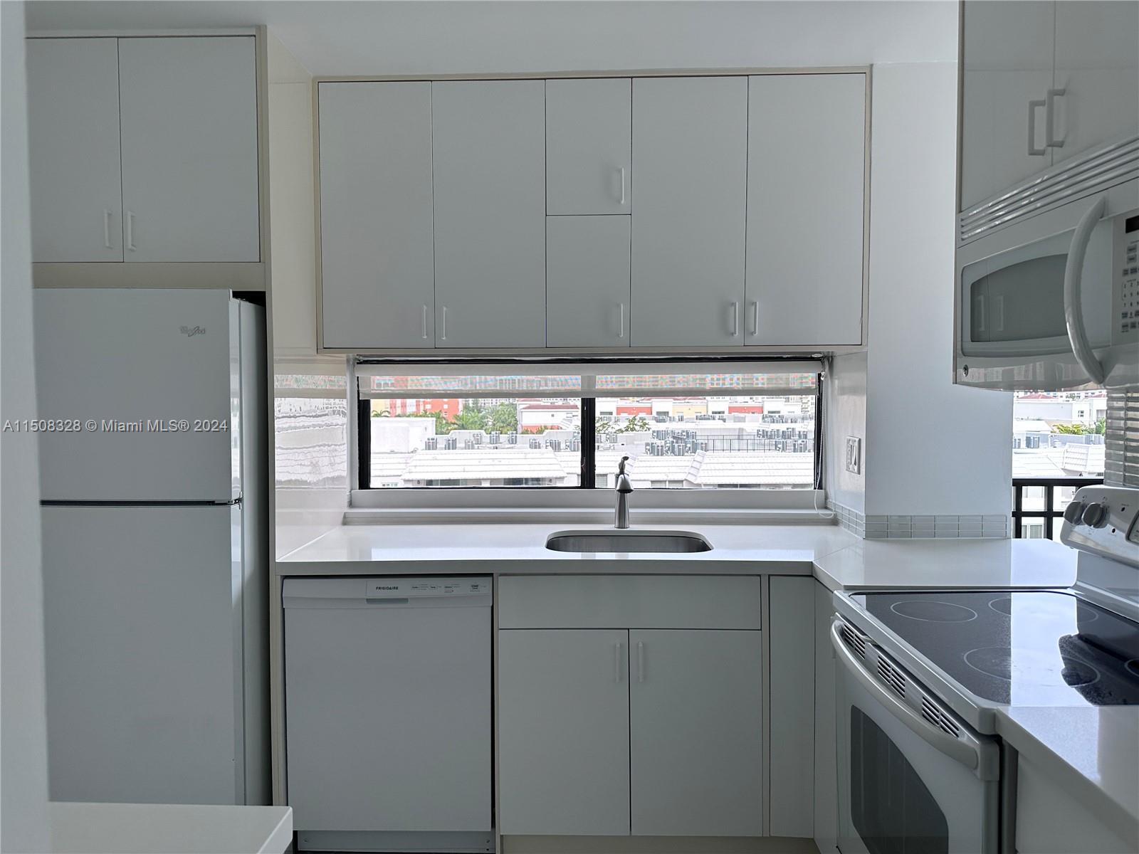 17021 N Bay Rd 801, Sunny Isles Beach, Florida 33160, 2 Bedrooms Bedrooms, ,2 BathroomsBathrooms,Residentiallease,For Rent,17021 N Bay Rd 801,A11508328