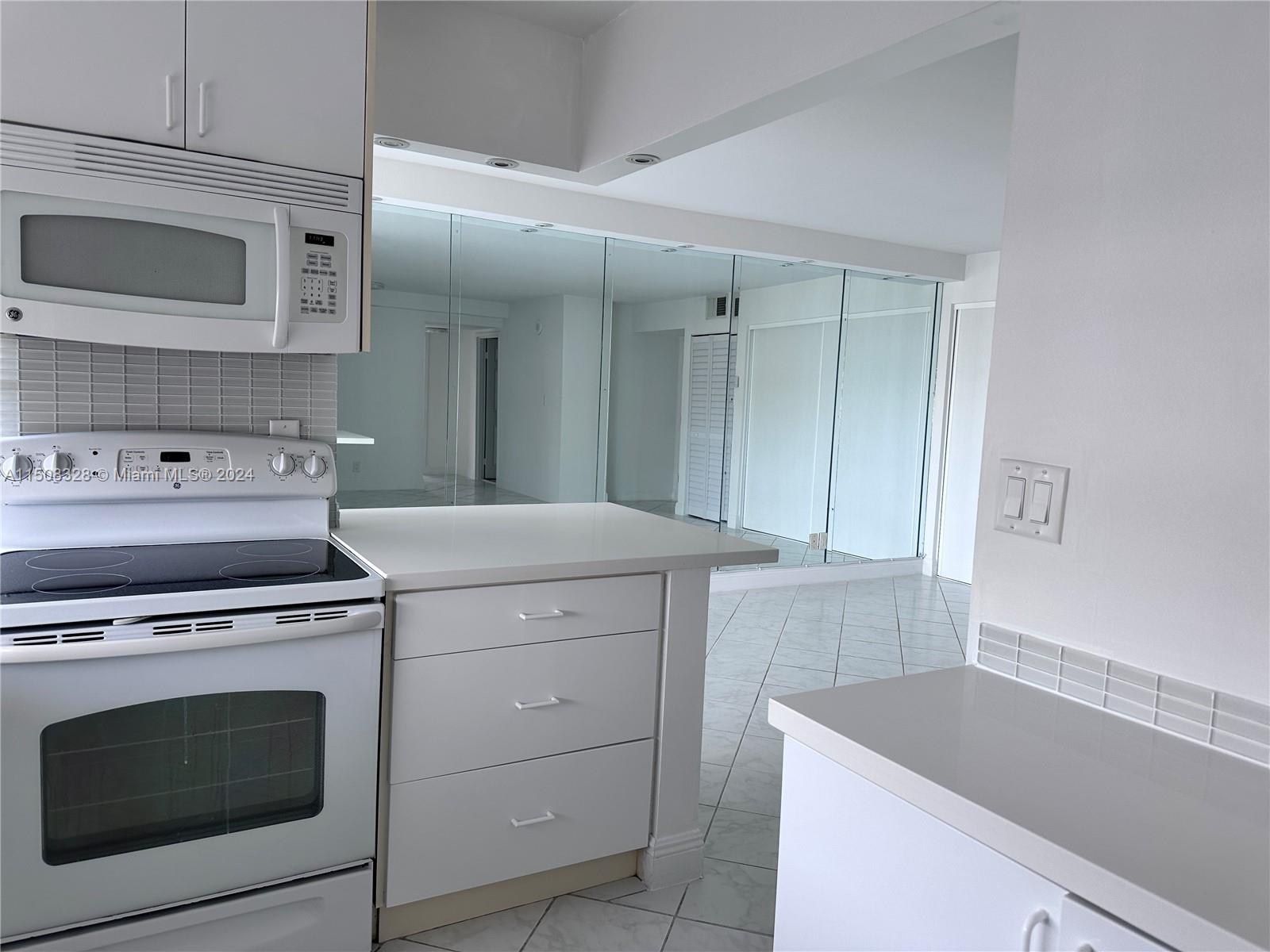 17021 N Bay Rd 801, Sunny Isles Beach, Florida 33160, 2 Bedrooms Bedrooms, ,2 BathroomsBathrooms,Residentiallease,For Rent,17021 N Bay Rd 801,A11508328