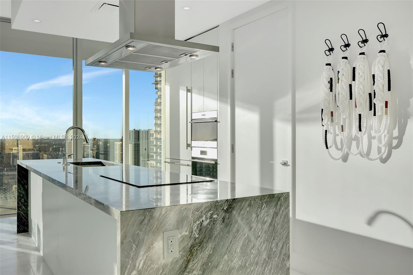 700 NE 26th Ter 2405, Miami, Florida 33137, 2 Bedrooms Bedrooms, ,2 BathroomsBathrooms,Residentiallease,For Rent,700 NE 26th Ter 2405,A11506909