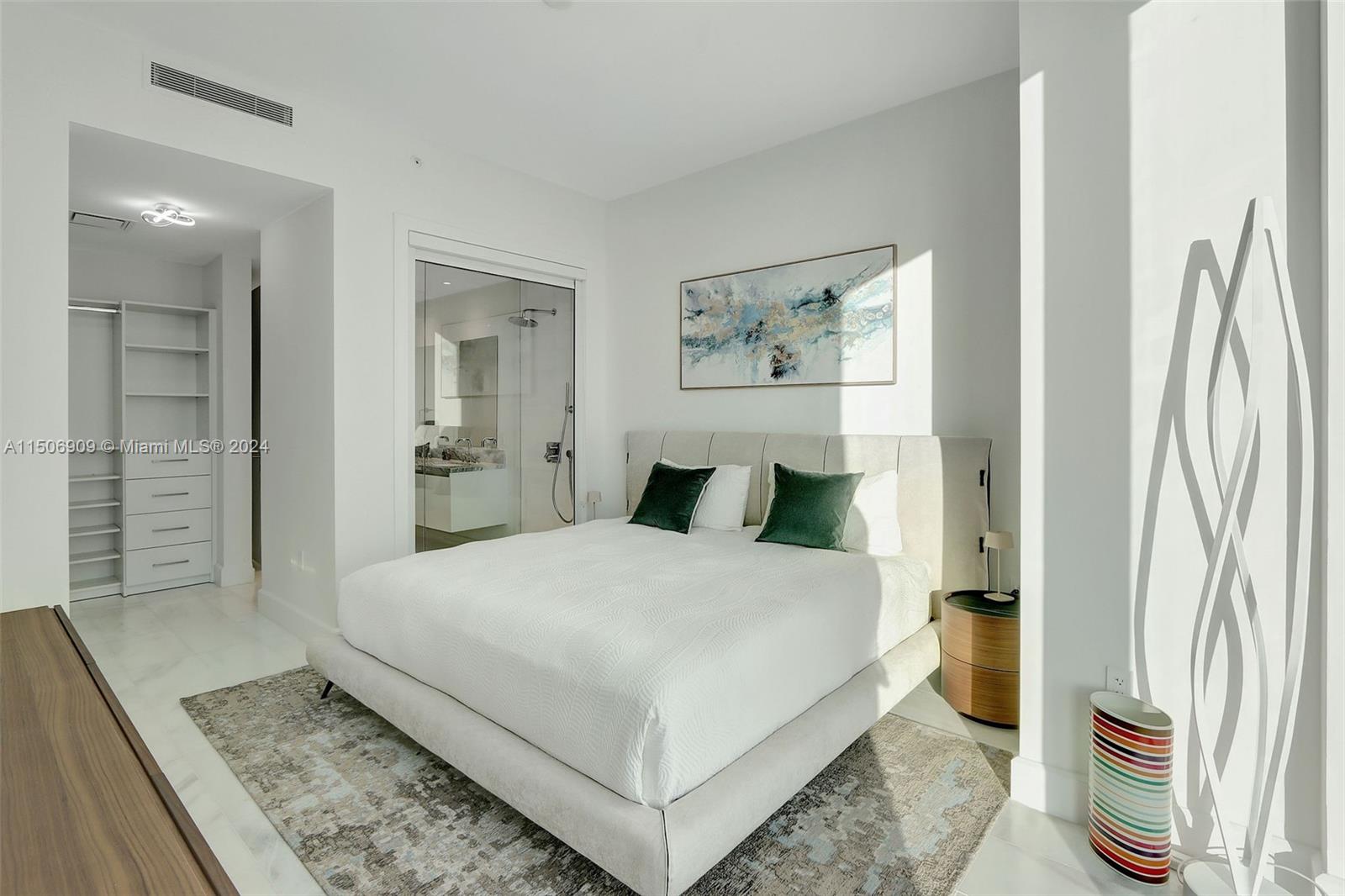 700 NE 26th Ter 2405, Miami, Florida 33137, 2 Bedrooms Bedrooms, ,2 BathroomsBathrooms,Residentiallease,For Rent,700 NE 26th Ter 2405,A11506909