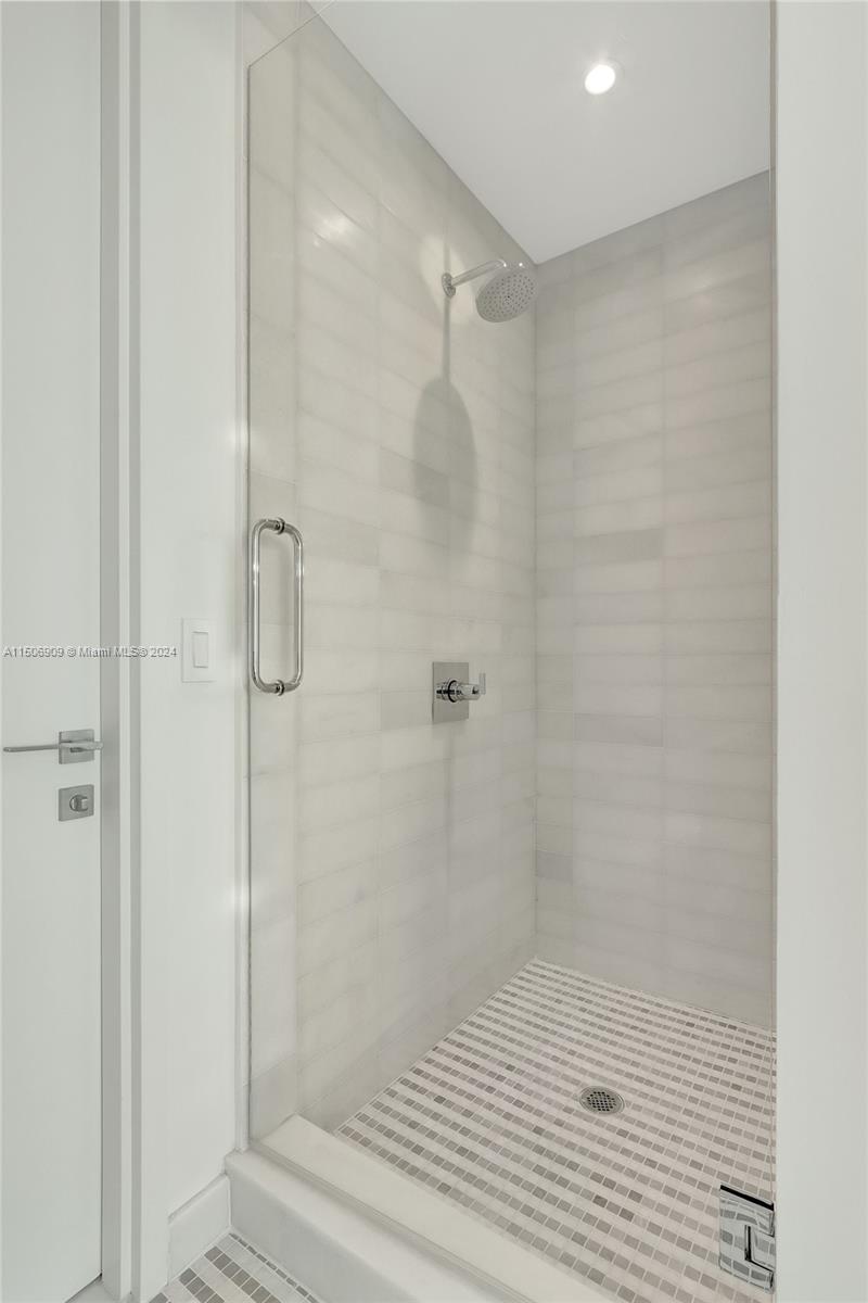 700 NE 26th Ter 2405, Miami, Florida 33137, 2 Bedrooms Bedrooms, ,2 BathroomsBathrooms,Residentiallease,For Rent,700 NE 26th Ter 2405,A11506909