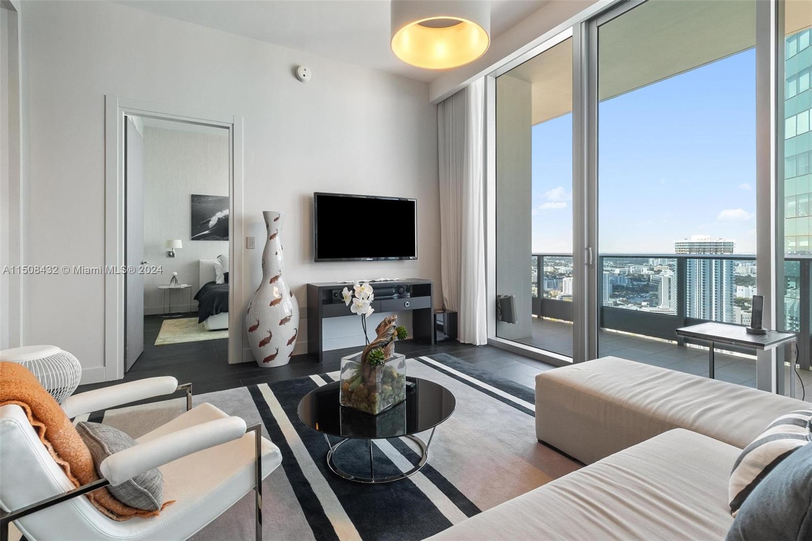 200 Biscayne Blvd Way 5211, Miami, Florida 33131, 2 Bedrooms Bedrooms, ,2 BathroomsBathrooms,Residentiallease,For Rent,200 Biscayne Blvd Way 5211,A11508432